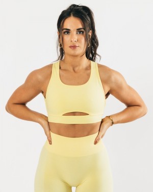 Alphalete Trinity BH Dames Geel | 05MIYTELX